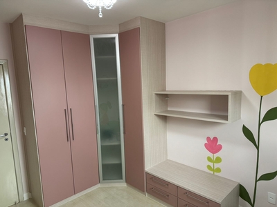 Envelopamento de Guarda Roupa